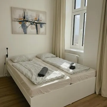 Vr12 *